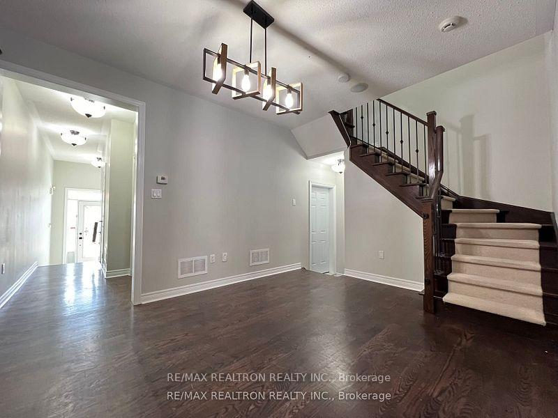 Photo 5 of 31 Blue Grouse Road, Vaughan, Patterson — HOMEH