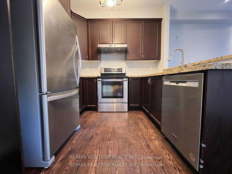 Photo 7 of 31 Blue Grouse Road, Vaughan, Patterson — HOMEH