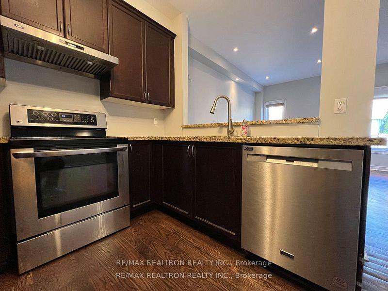 Photo 8 of 31 Blue Grouse Road, Vaughan, Patterson — HOMEH