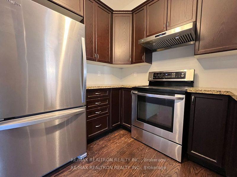 Photo 9 of 31 Blue Grouse Road, Vaughan, Patterson — HOMEH