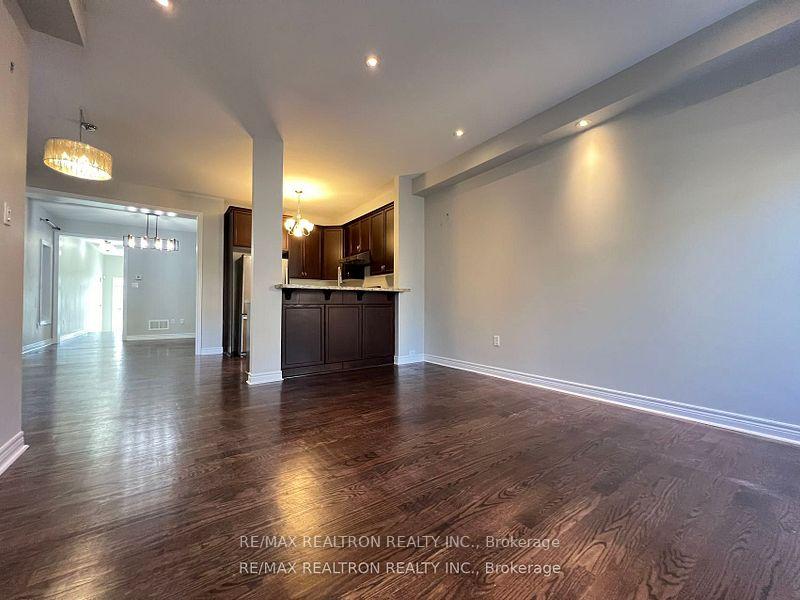 Photo 10 of 31 Blue Grouse Road, Vaughan, Patterson — HOMEH