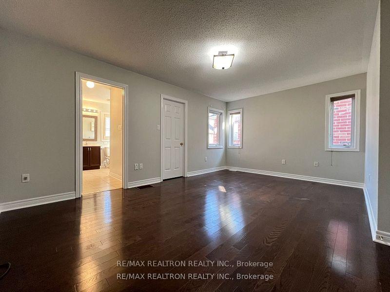 Photo 14 of 31 Blue Grouse Road, Vaughan, Patterson — HOMEH