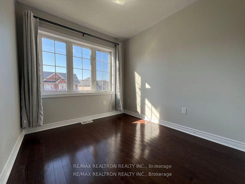 Photo 17 of 31 Blue Grouse Road, Vaughan, Patterson — HOMEH