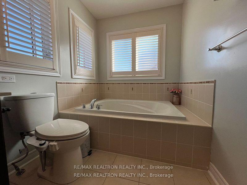 Photo 19 of 31 Blue Grouse Road, Vaughan, Patterson — HOMEH