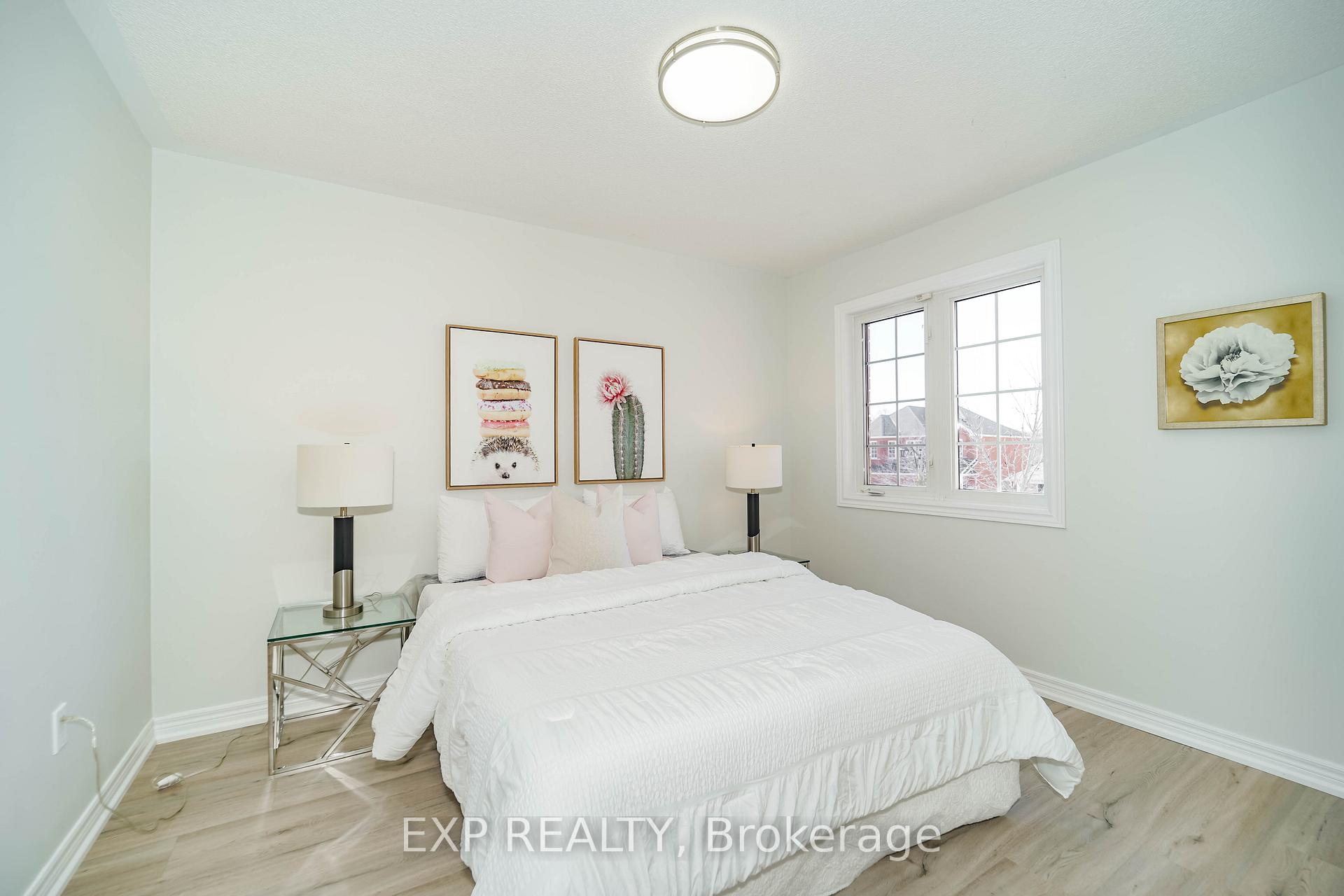 Photo 8 of 35 Ball Crescent, Whitby, Williamsburg — HOMEH