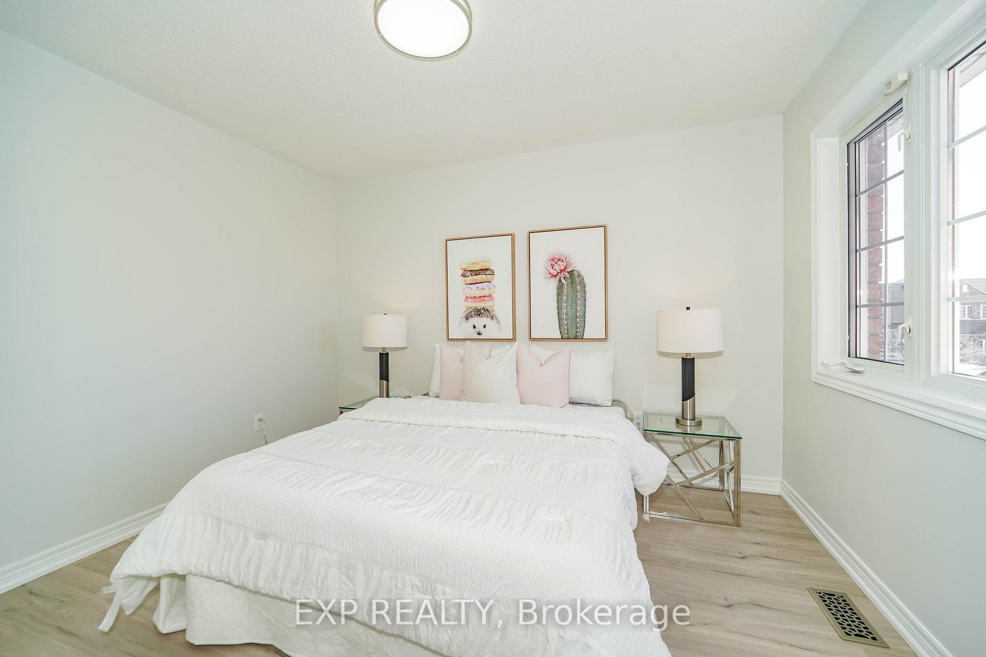 Photo 9 of 35 Ball Crescent, Whitby, Williamsburg — HOMEH