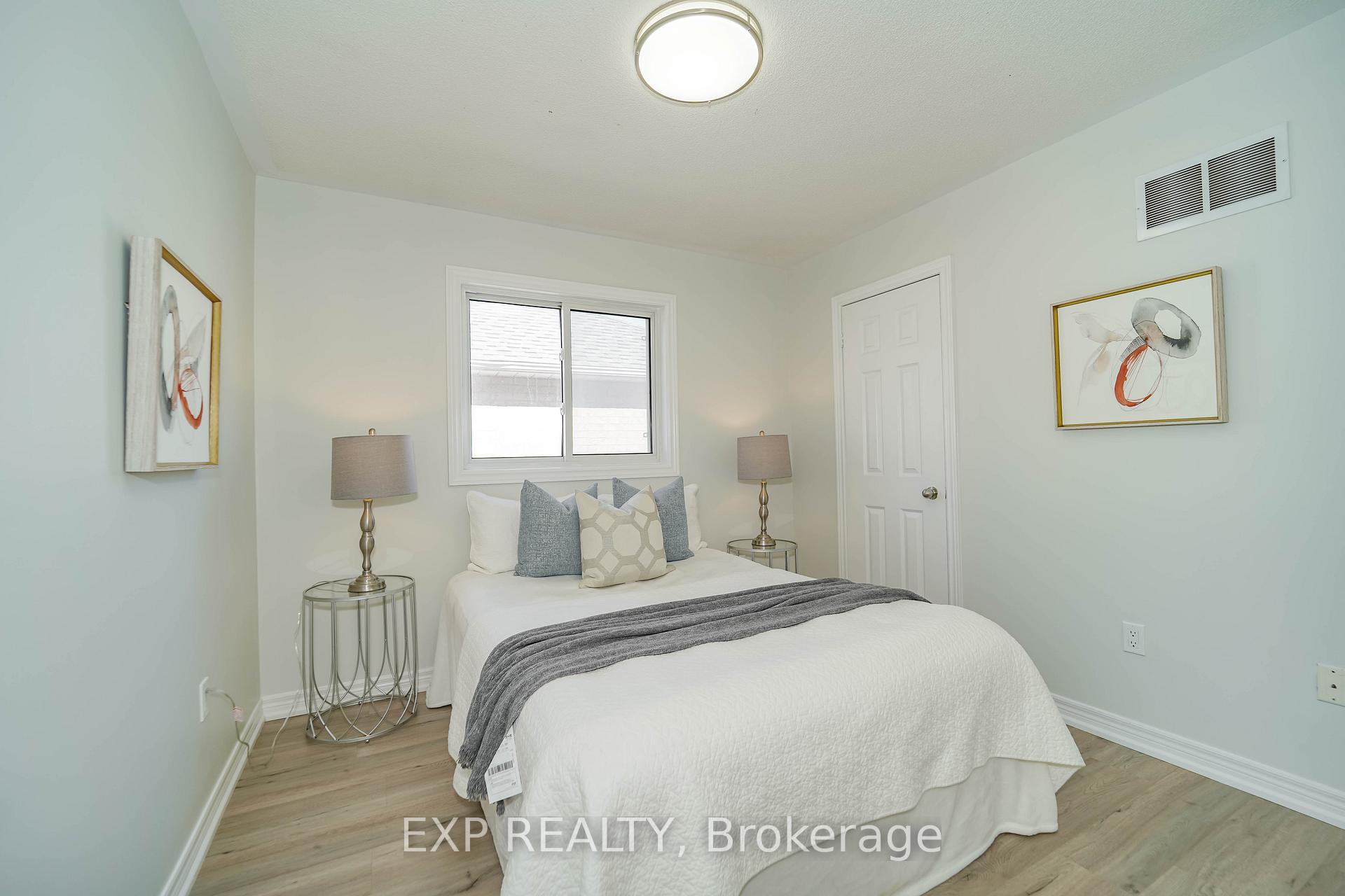 Photo 16 of 35 Ball Crescent, Whitby, Williamsburg — HOMEH