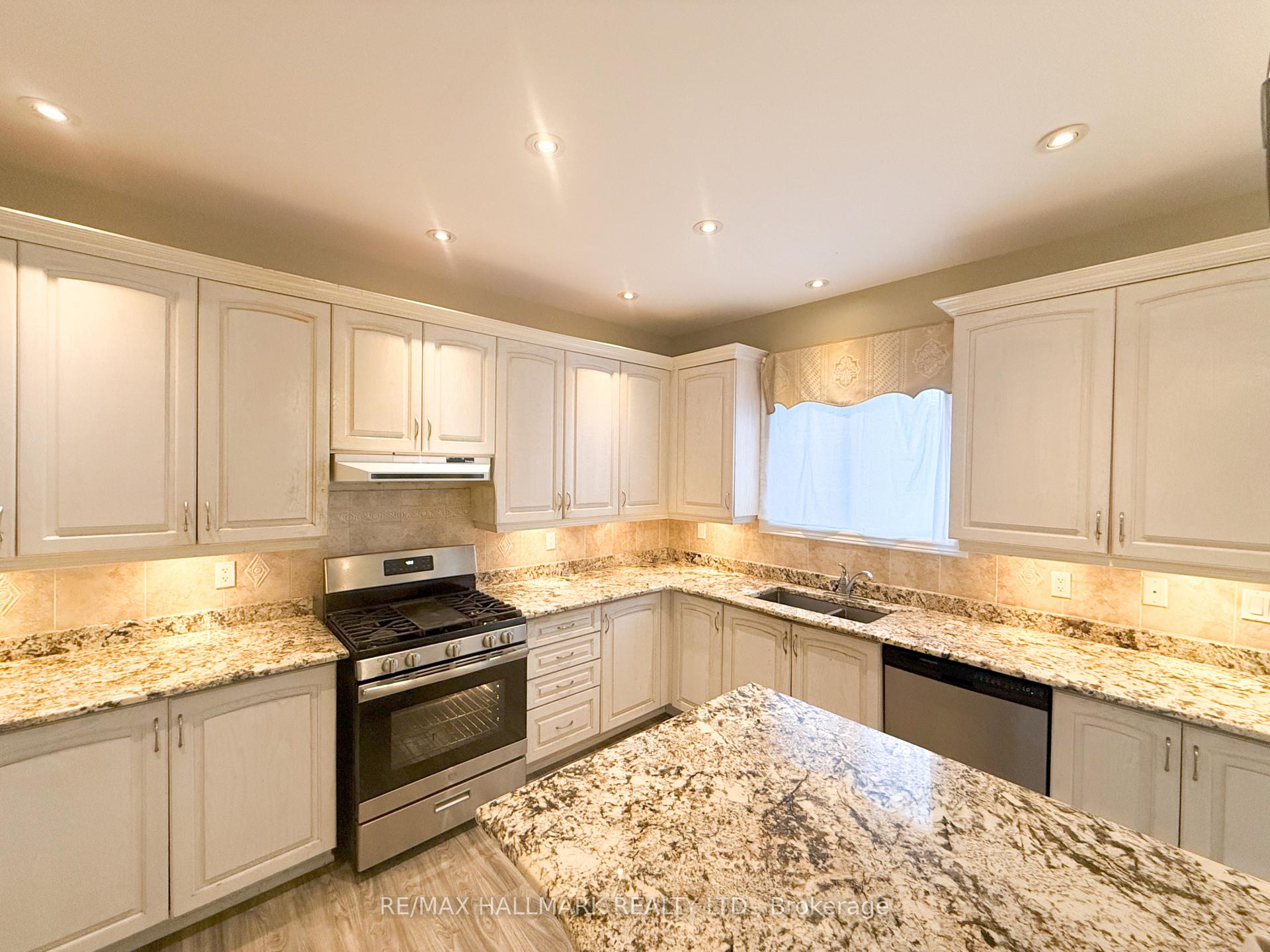 Photo 14 of 47 Eakin Mill Road, Markham, Wismer — HOMEH