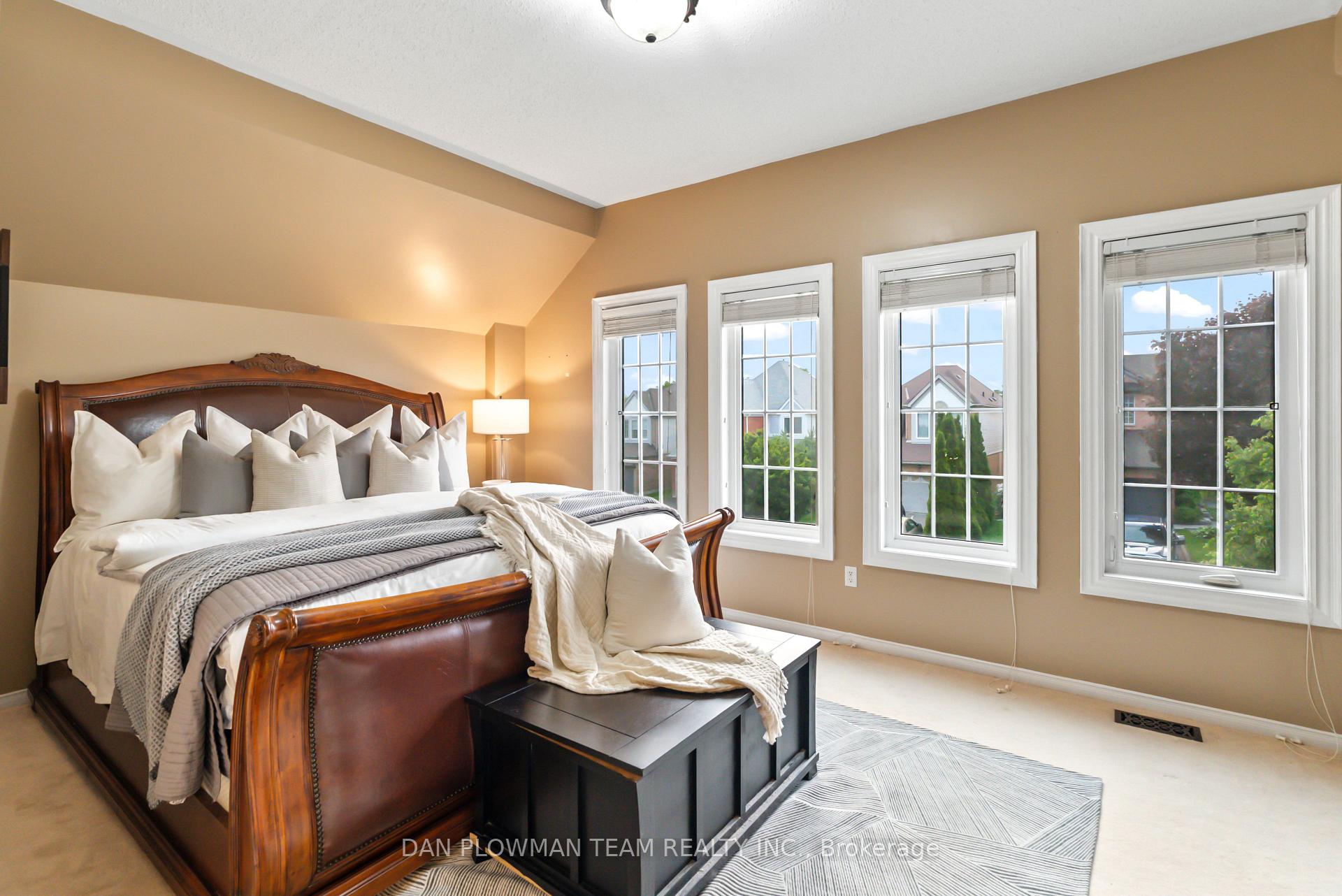 Photo 20 of 7 Wetherburn Drive, Whitby, Williamsburg — HOMEH