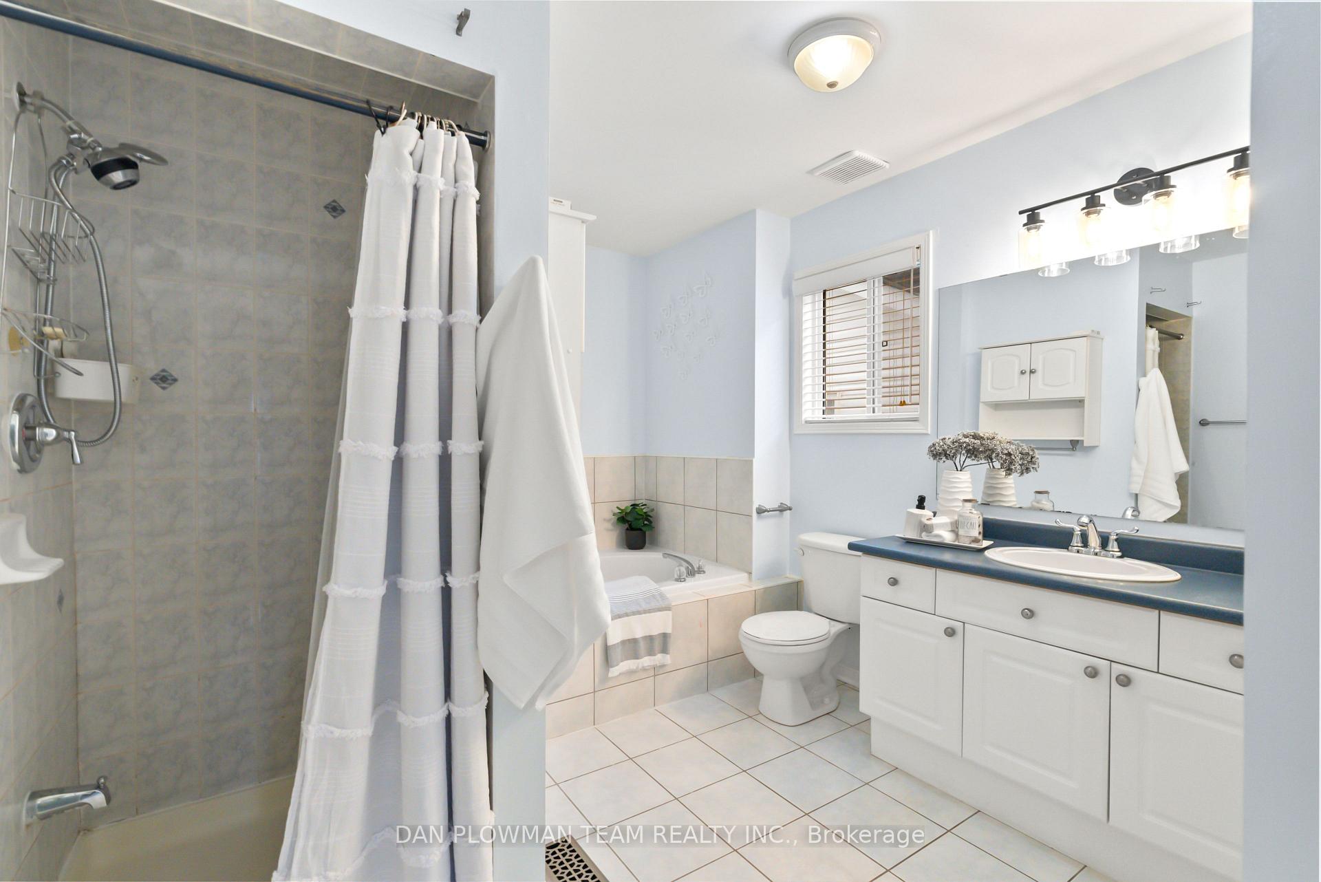 Photo 23 of 7 Wetherburn Drive, Whitby, Williamsburg — HOMEH