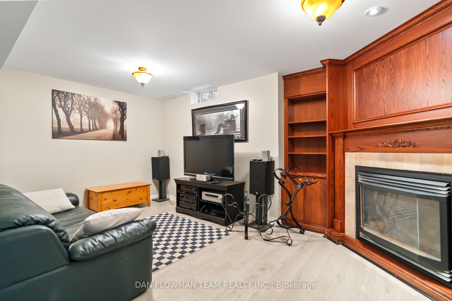 Photo 38 of 7 Wetherburn Drive, Whitby, Williamsburg — HOMEH