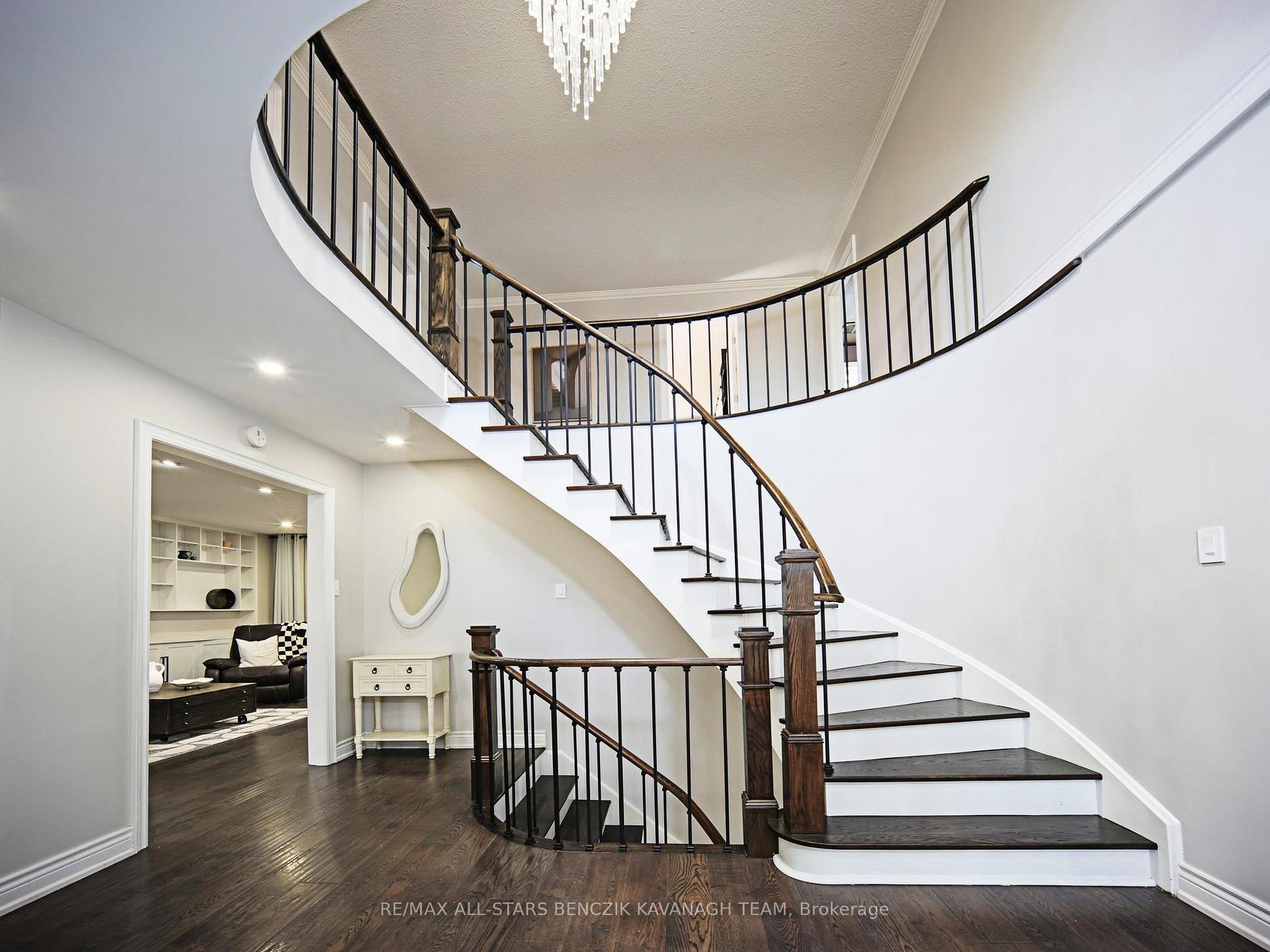 Photo 3 of 61 Smithy Street, Markham, Raymerville — HOMEH