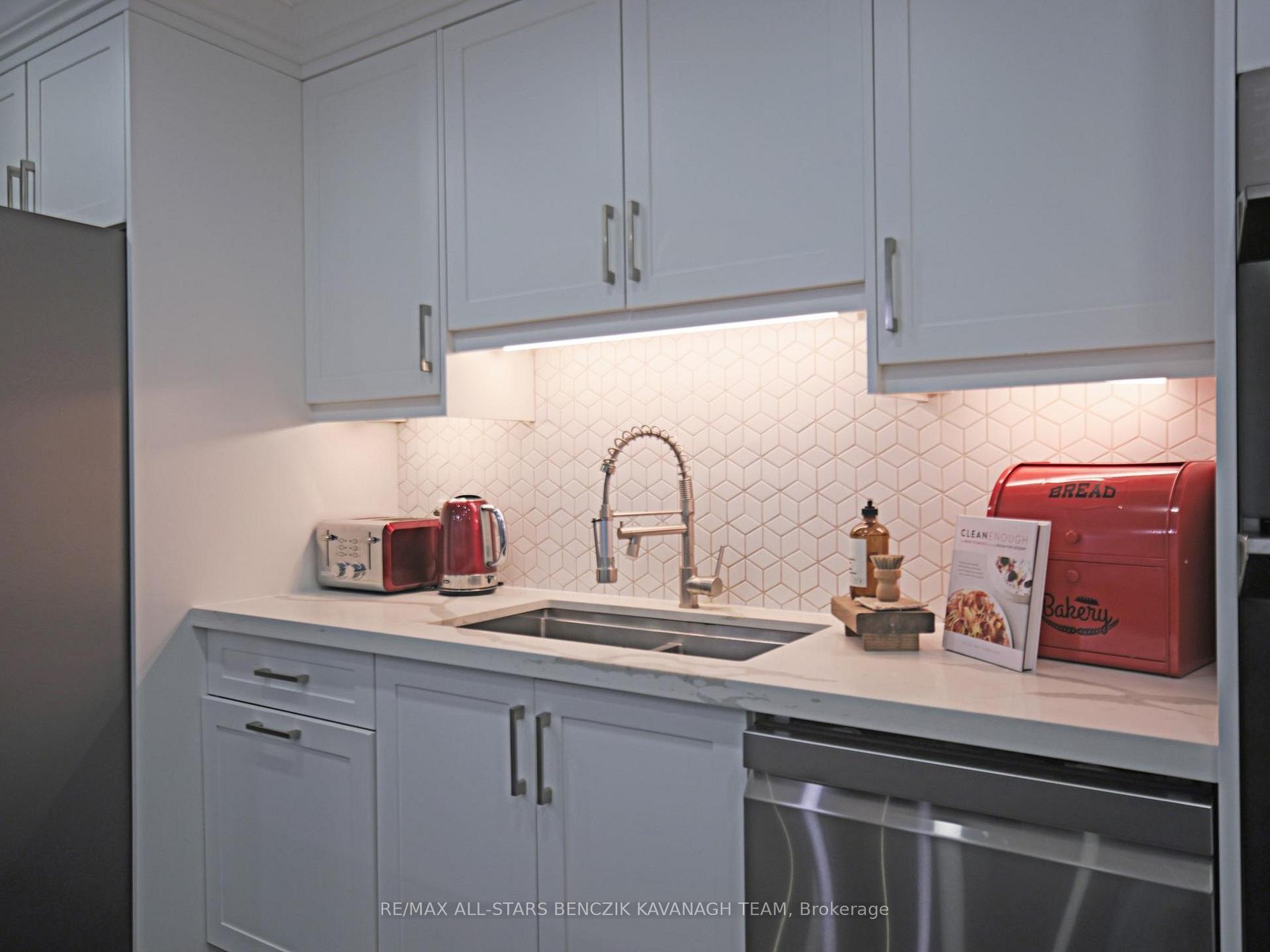 Photo 9 of 61 Smithy Street, Markham, Raymerville — HOMEH