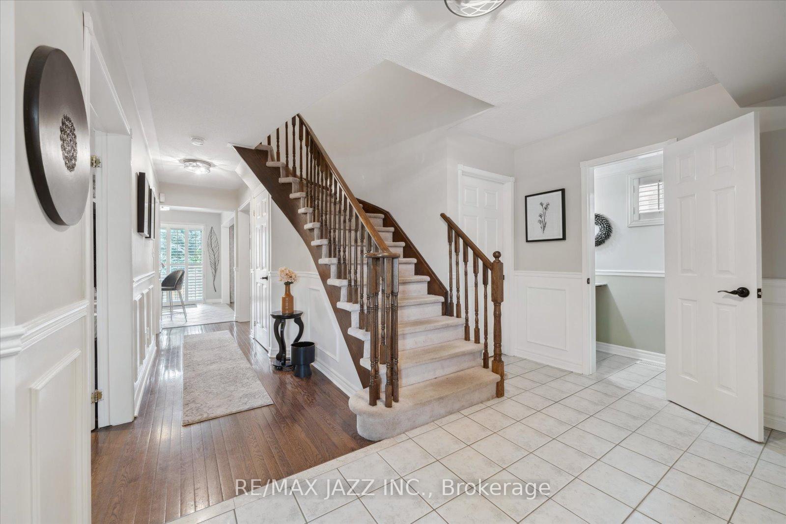 Photo 3 of 11 Griffen Place, Whitby, Rolling Acres — HOMEH