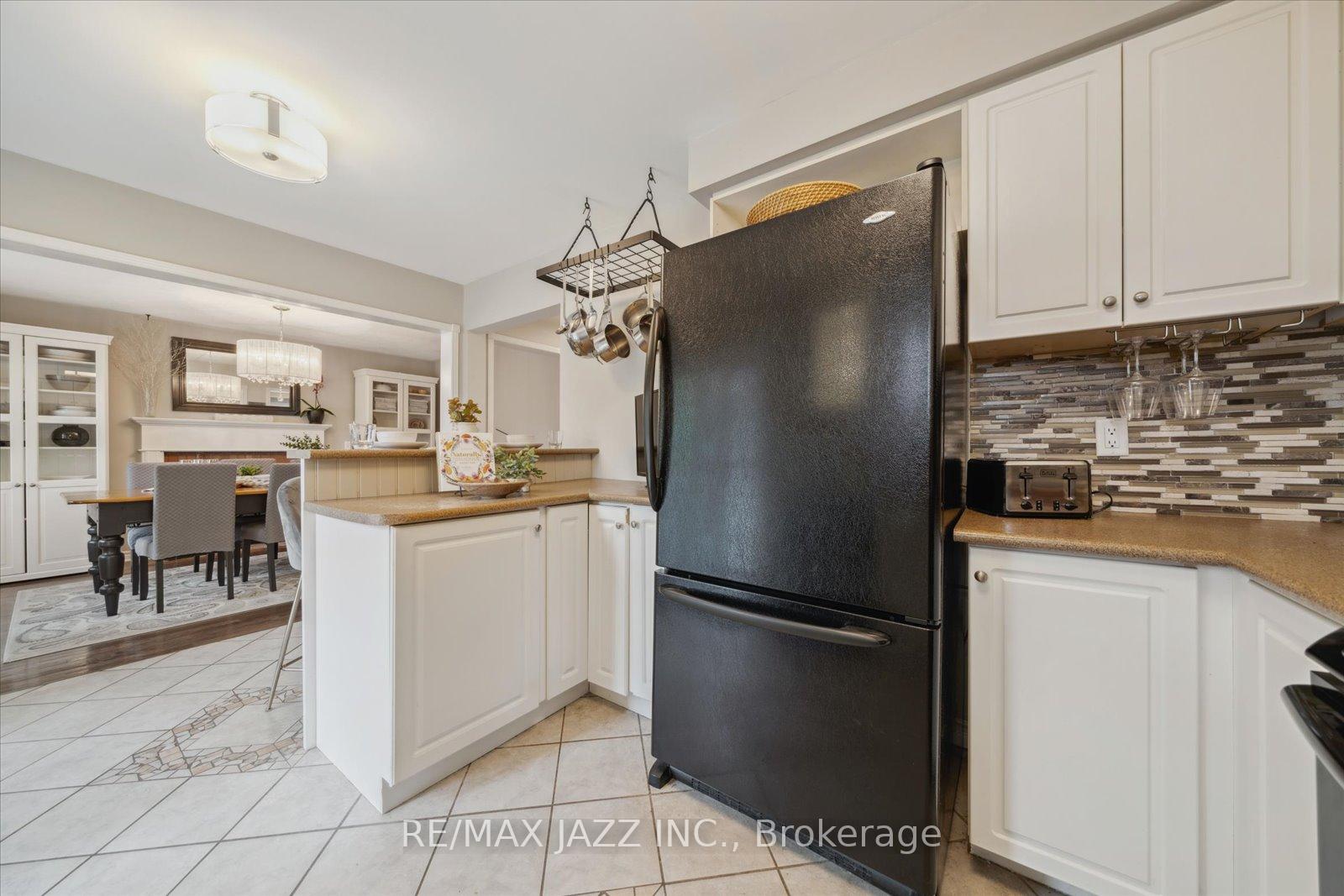 Photo 17 of 11 Griffen Place, Whitby, Rolling Acres — HOMEH