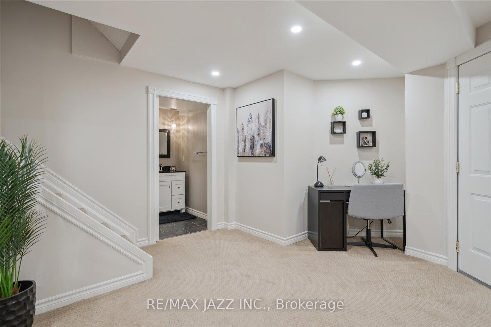 Photo 35 of 11 Griffen Place, Whitby, Rolling Acres — HOMEH