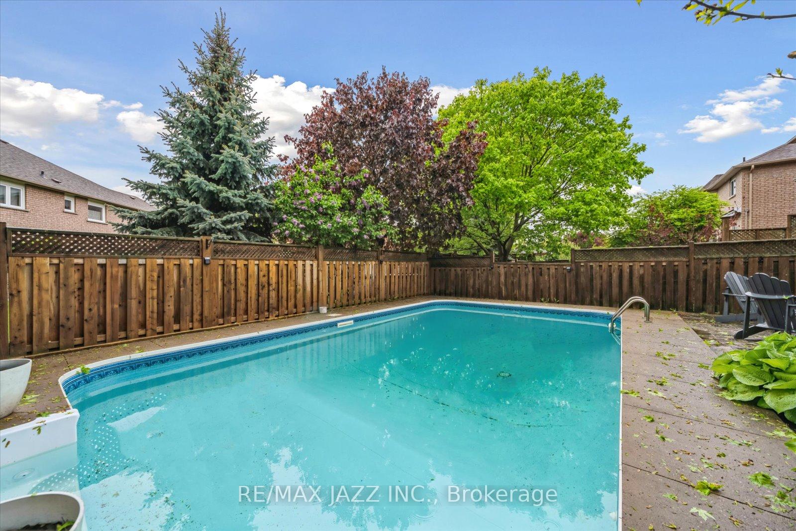 Photo 46 of 11 Griffen Place, Whitby, Rolling Acres — HOMEH