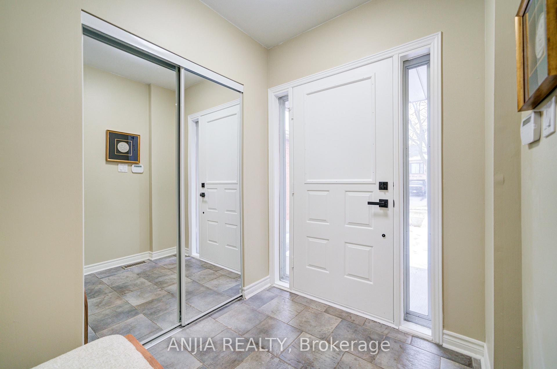 Photo 3 of 117 Redondo Drive, Vaughan, Beverley Glen — HOMEH