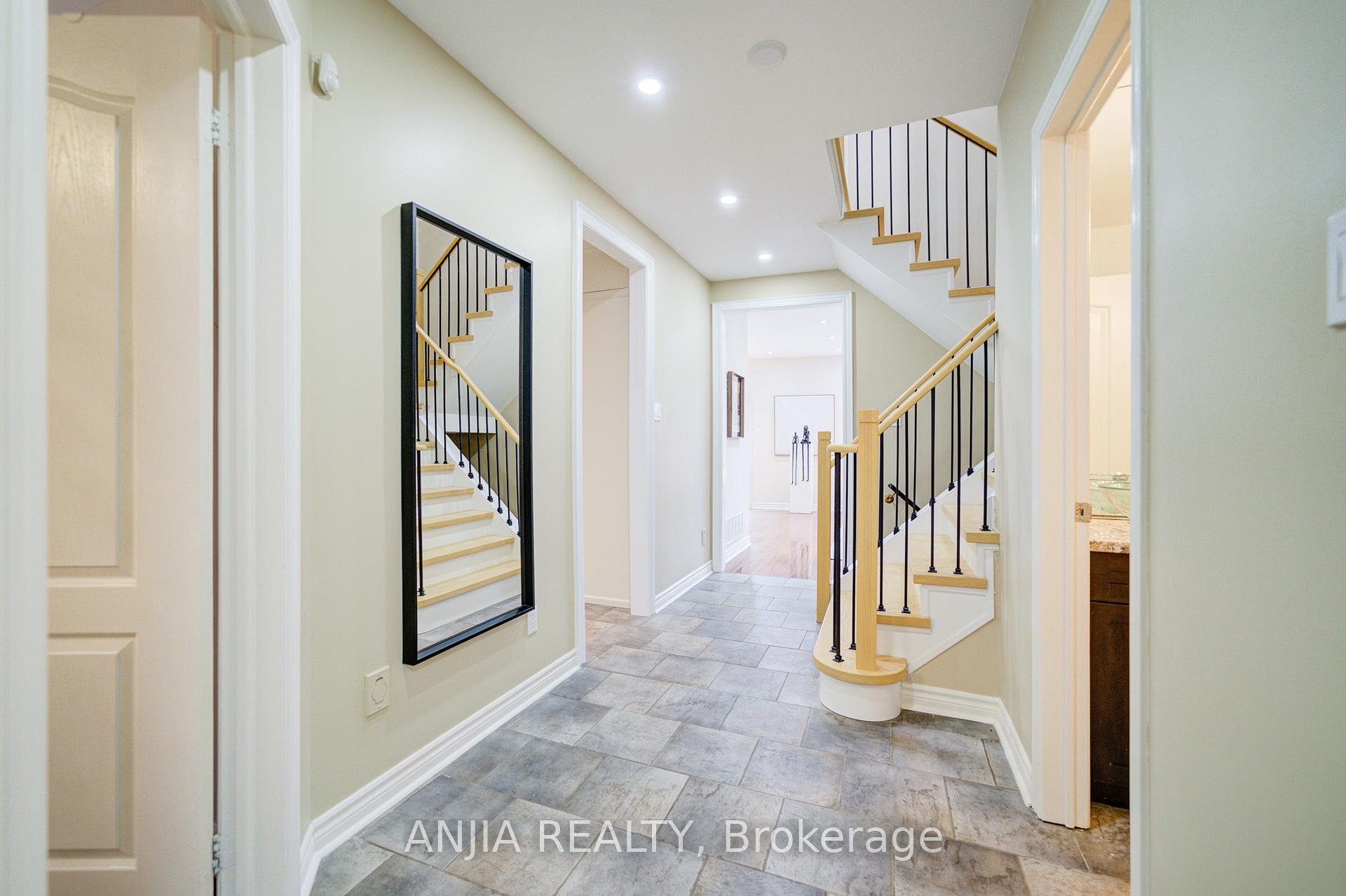 Photo 4 of 117 Redondo Drive, Vaughan, Beverley Glen — HOMEH