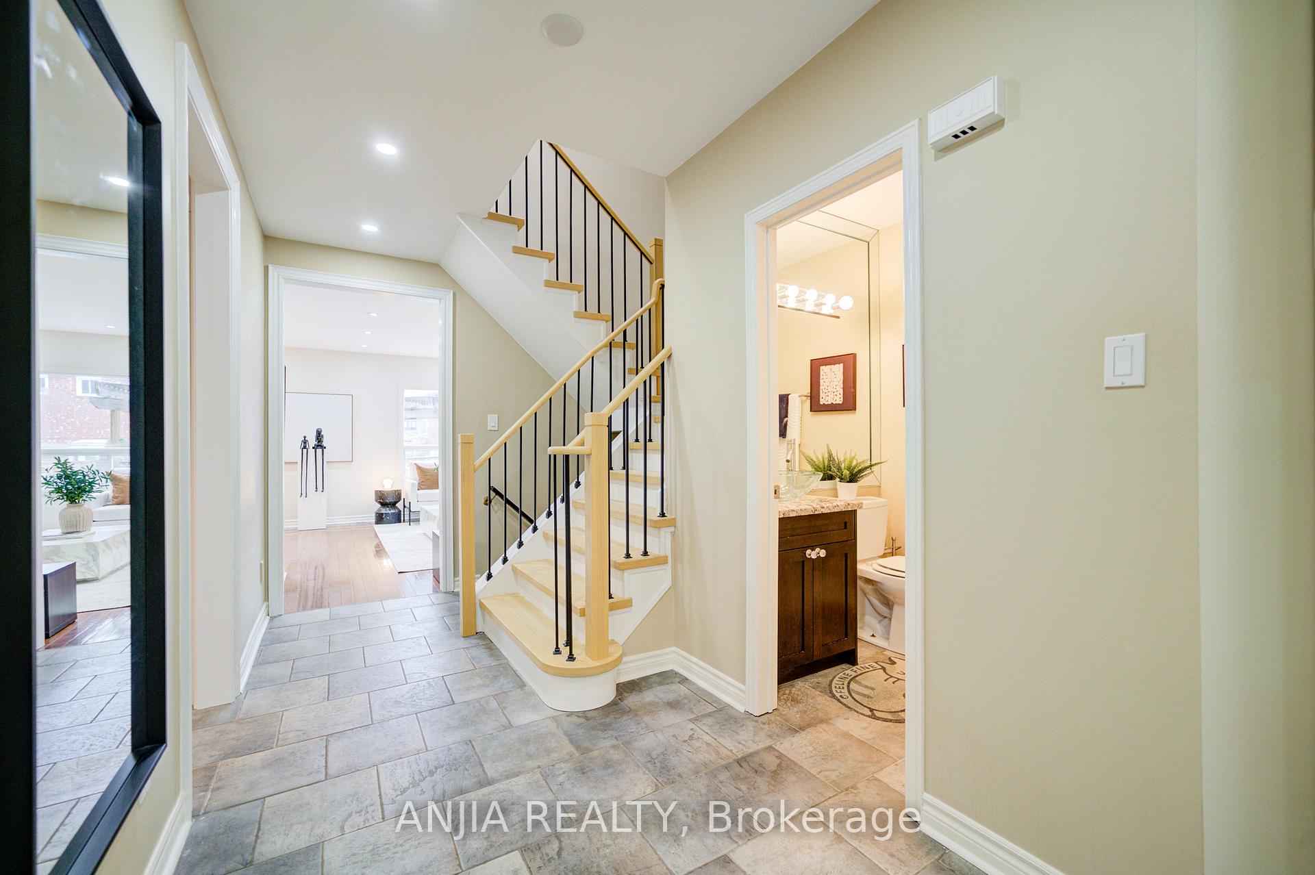 Photo 5 of 117 Redondo Drive, Vaughan, Beverley Glen — HOMEH