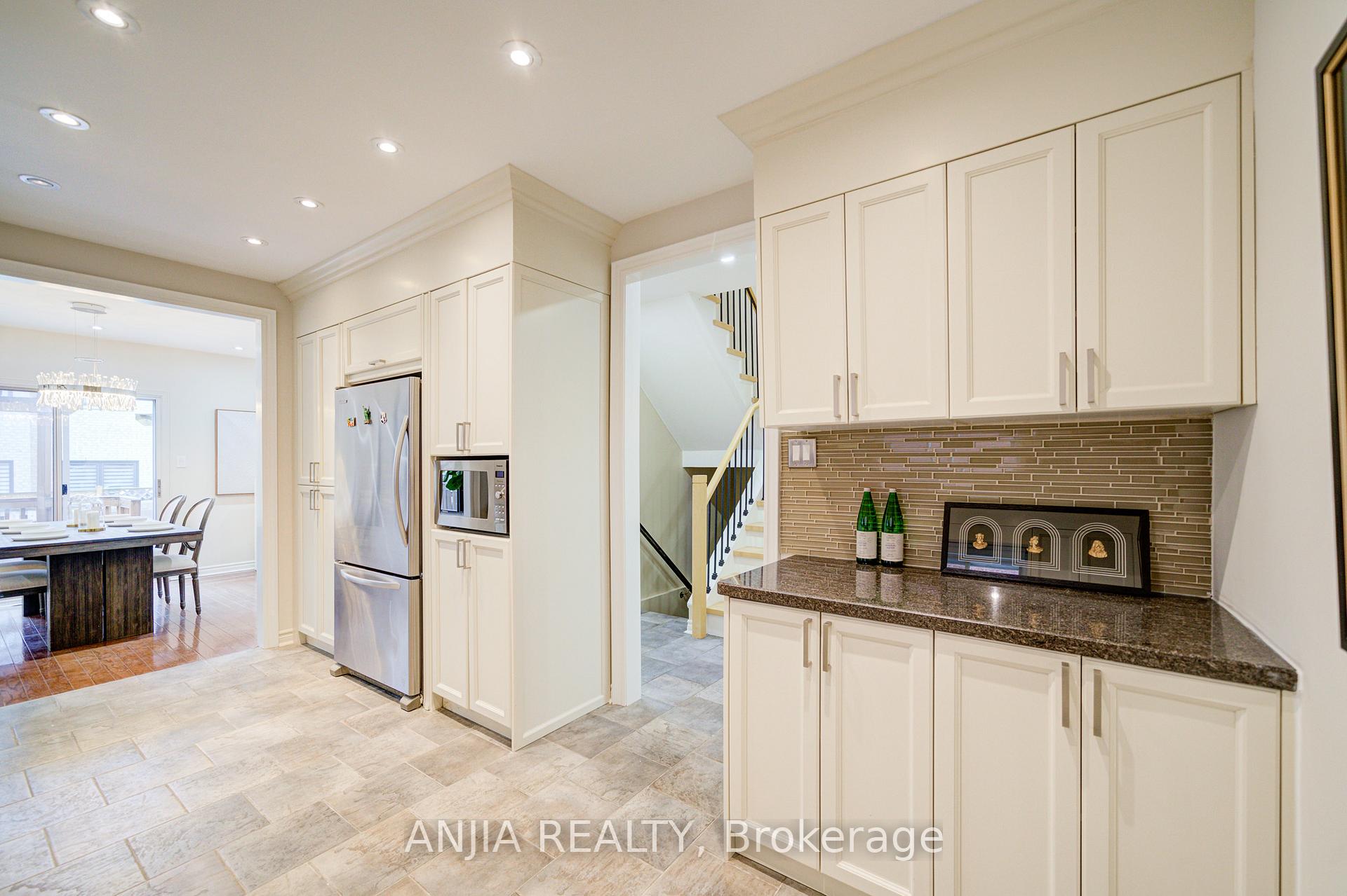Photo 7 of 117 Redondo Drive, Vaughan, Beverley Glen — HOMEH