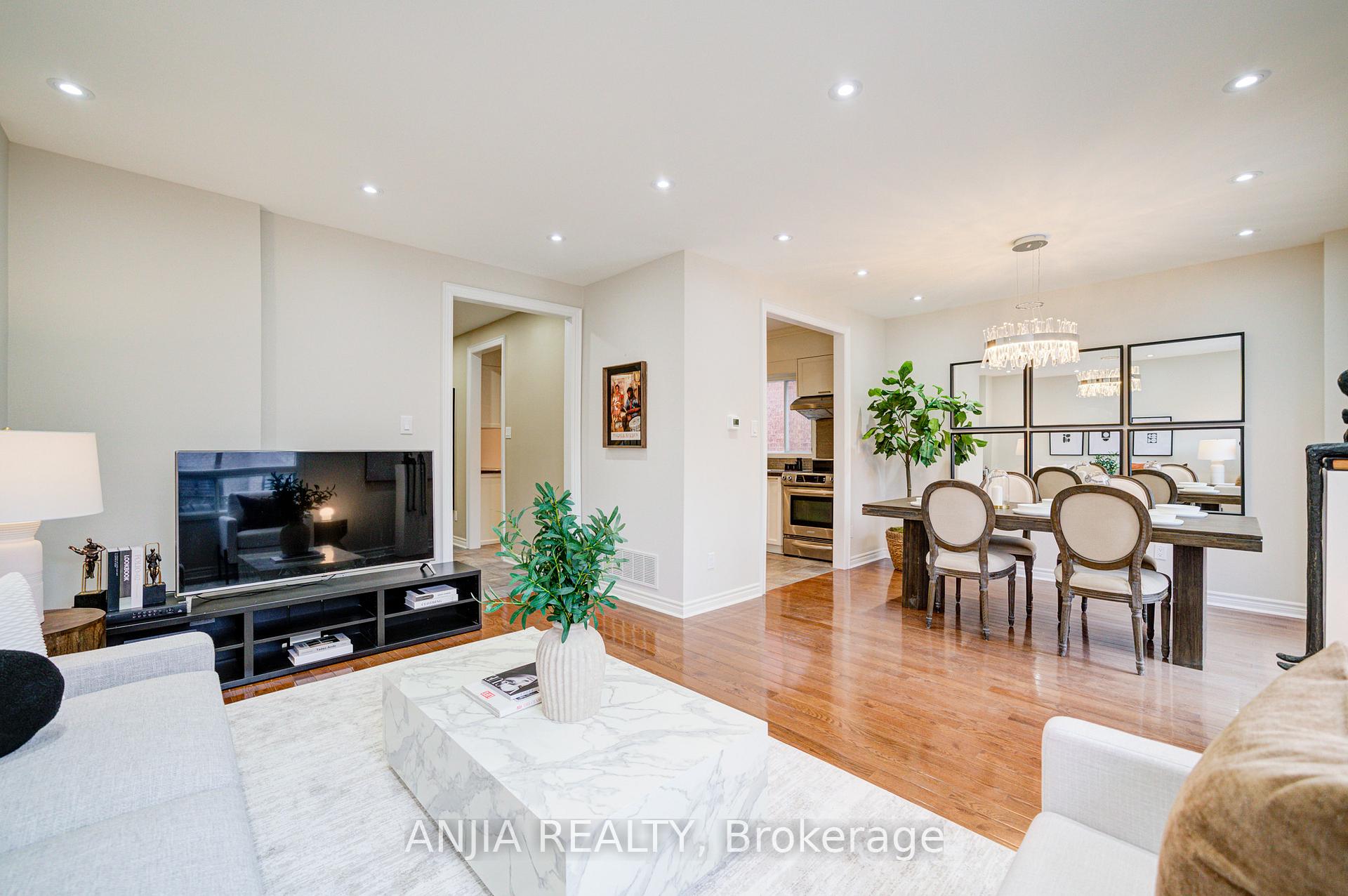 Photo 17 of 117 Redondo Drive, Vaughan, Beverley Glen — HOMEH