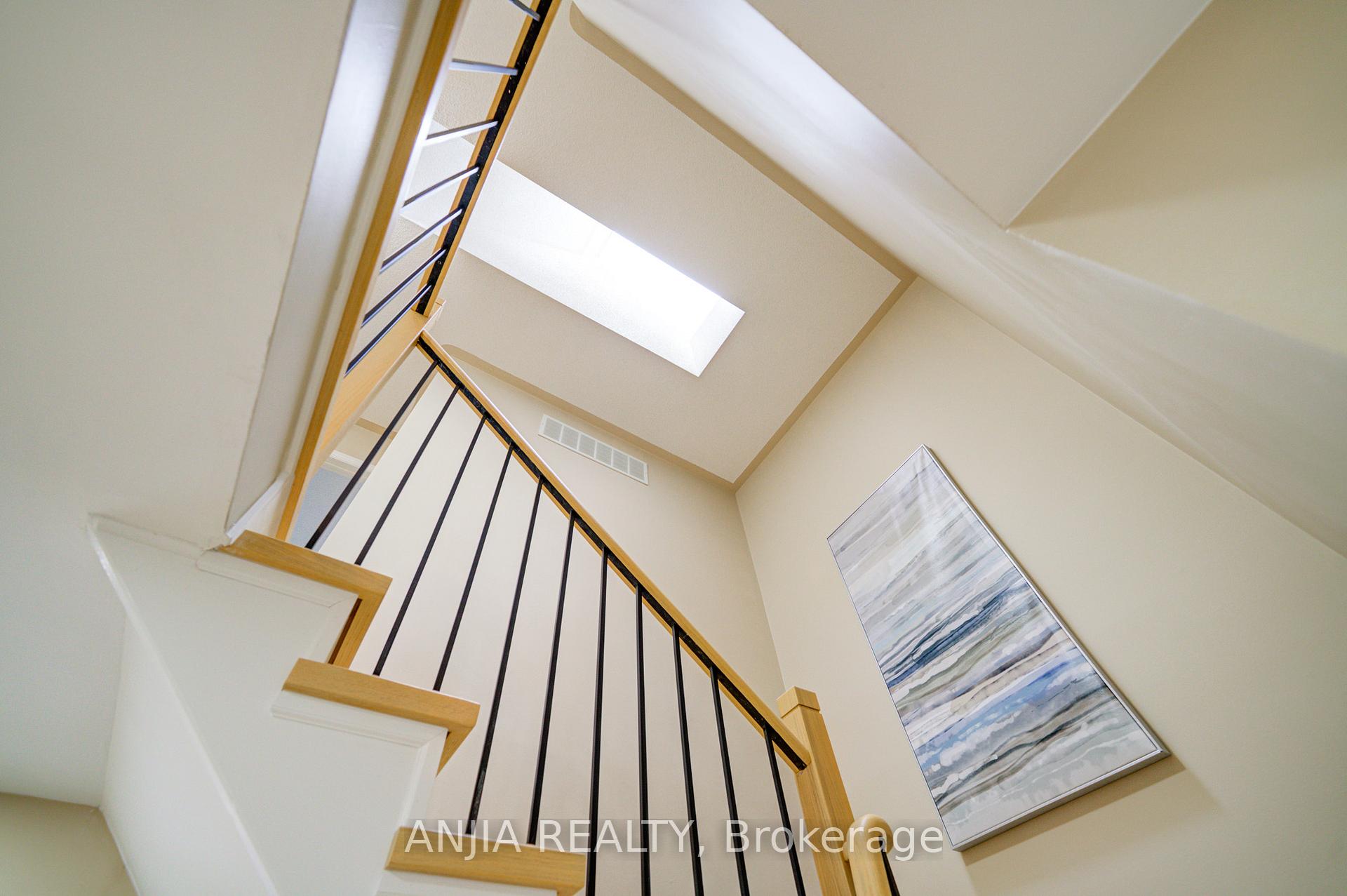 Photo 18 of 117 Redondo Drive, Vaughan, Beverley Glen — HOMEH