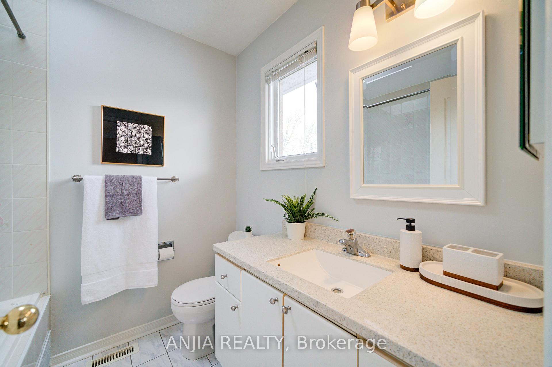 Photo 25 of 117 Redondo Drive, Vaughan, Beverley Glen — HOMEH
