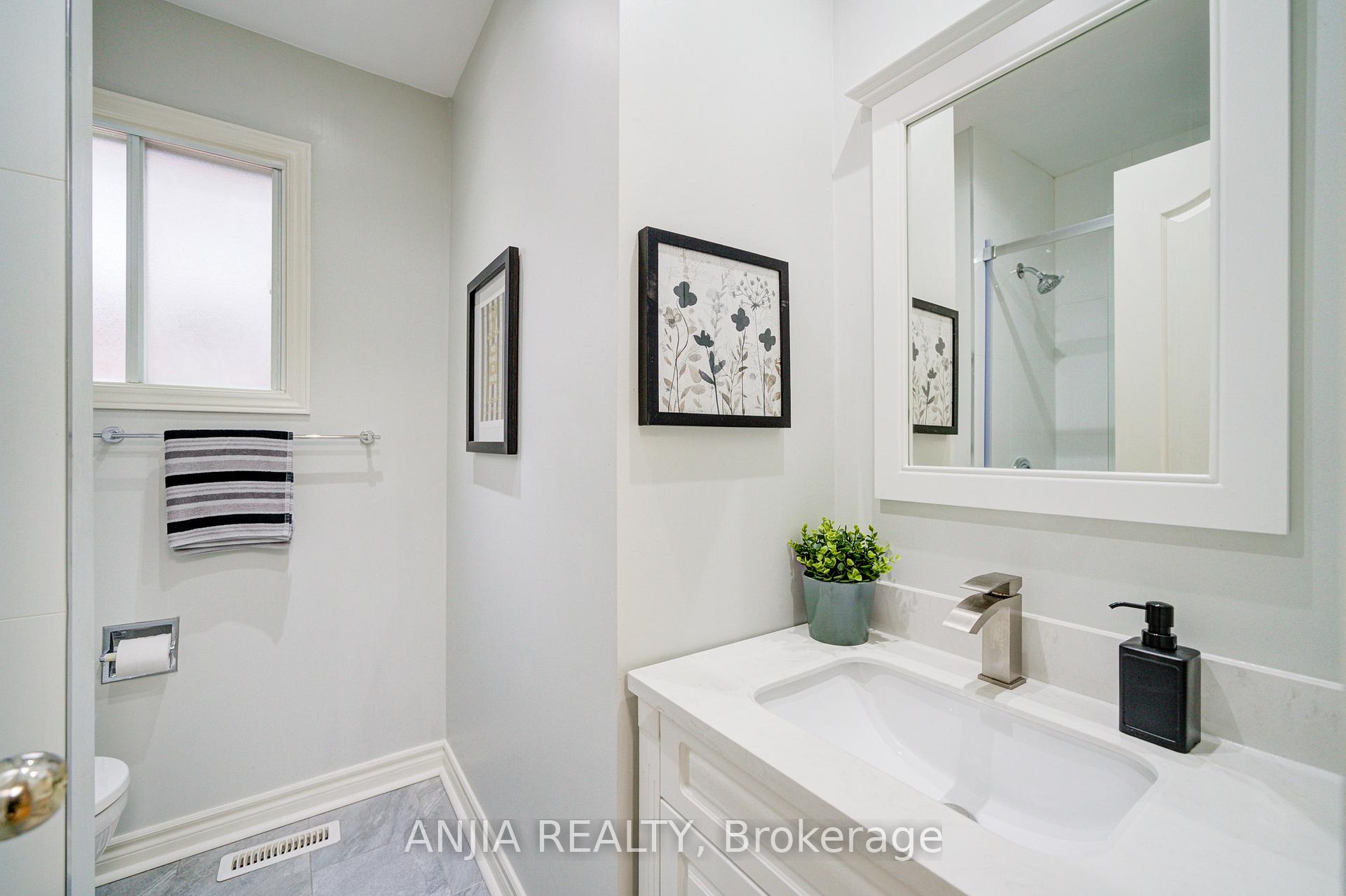 Photo 27 of 117 Redondo Drive, Vaughan, Beverley Glen — HOMEH