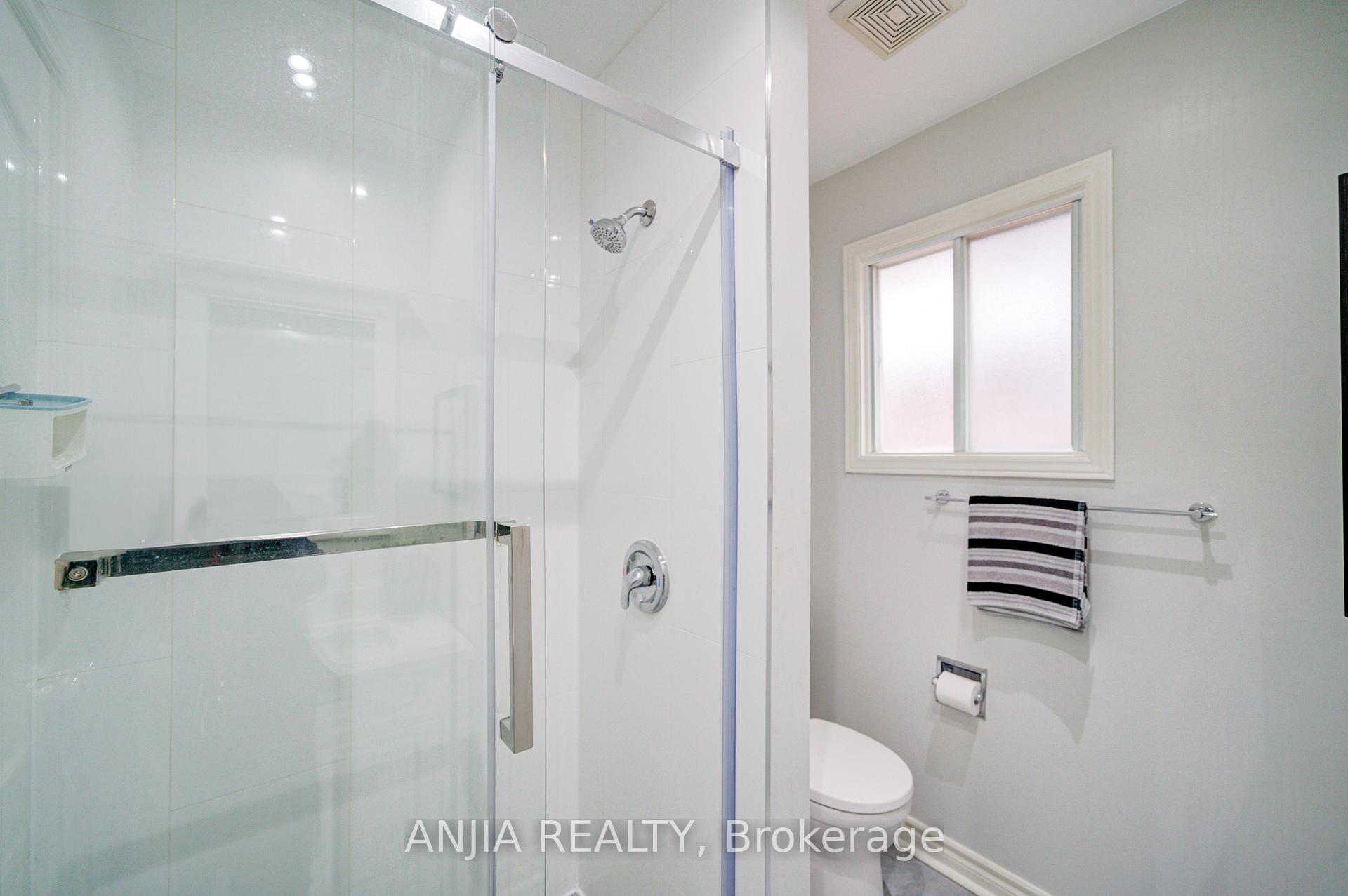 Photo 28 of 117 Redondo Drive, Vaughan, Beverley Glen — HOMEH