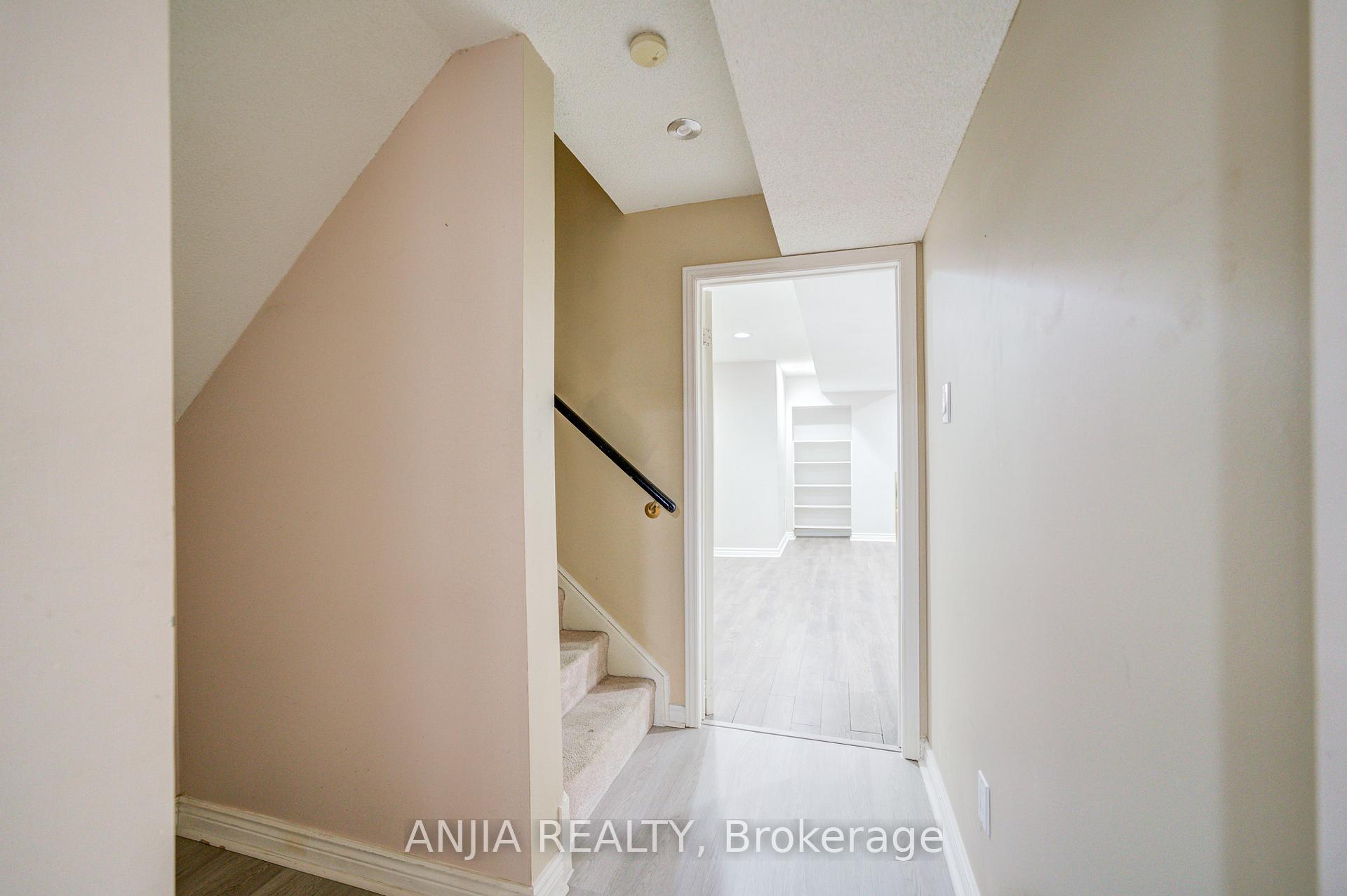 Photo 37 of 117 Redondo Drive, Vaughan, Beverley Glen — HOMEH