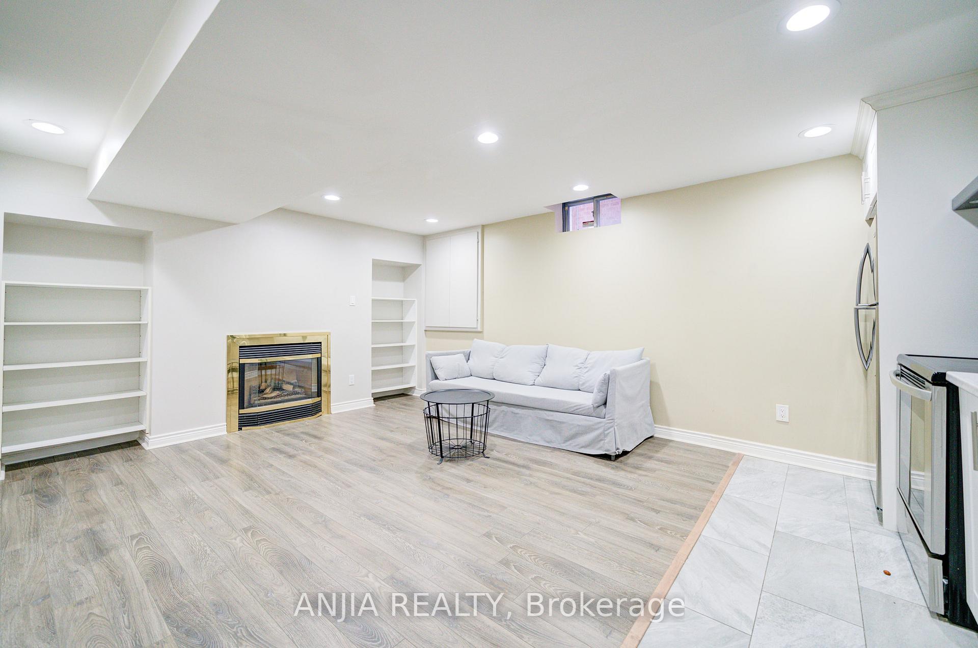 Photo 38 of 117 Redondo Drive, Vaughan, Beverley Glen — HOMEH