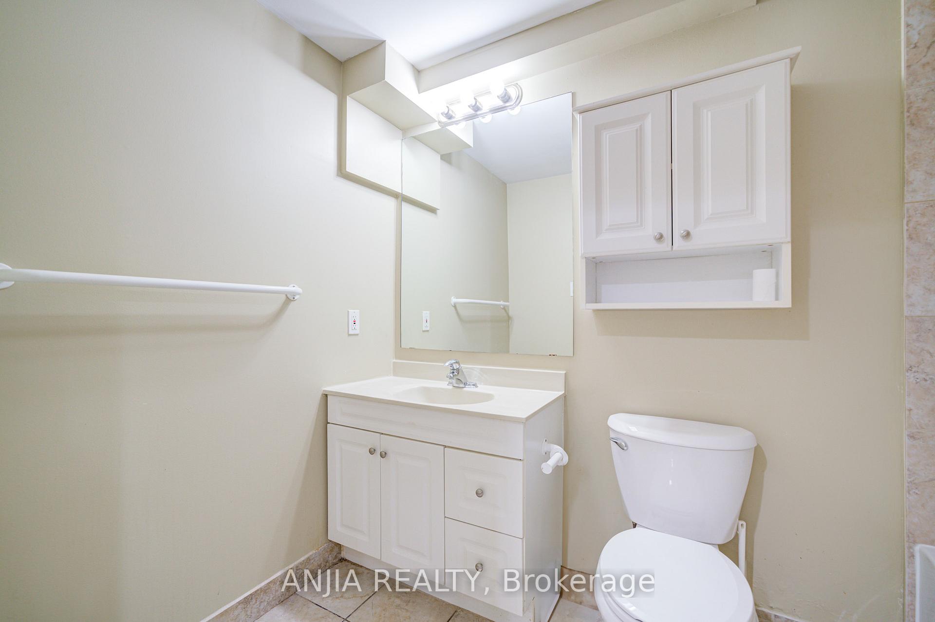 Photo 43 of 117 Redondo Drive, Vaughan, Beverley Glen — HOMEH