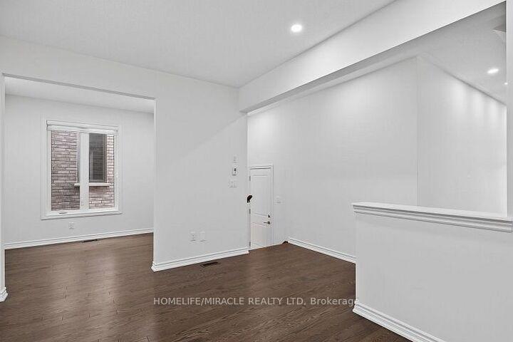 Photo 11 of 11 Phoenix Boulevard, Barrie, Rural Barrie Southeast — HOMEH