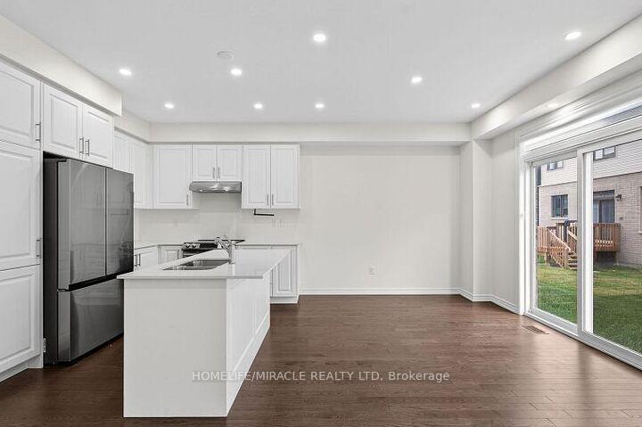 Photo 15 of 11 Phoenix Boulevard, Barrie, Rural Barrie Southeast — HOMEH