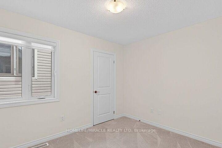 Photo 26 of 11 Phoenix Boulevard, Barrie, Rural Barrie Southeast — HOMEH