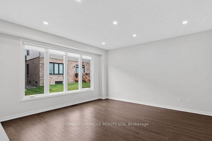 Photo 30 of 11 Phoenix Boulevard, Barrie, Rural Barrie Southeast — HOMEH