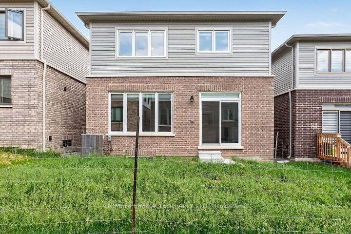 Photo 41 of 11 Phoenix Boulevard, Barrie, Rural Barrie Southeast — HOMEH