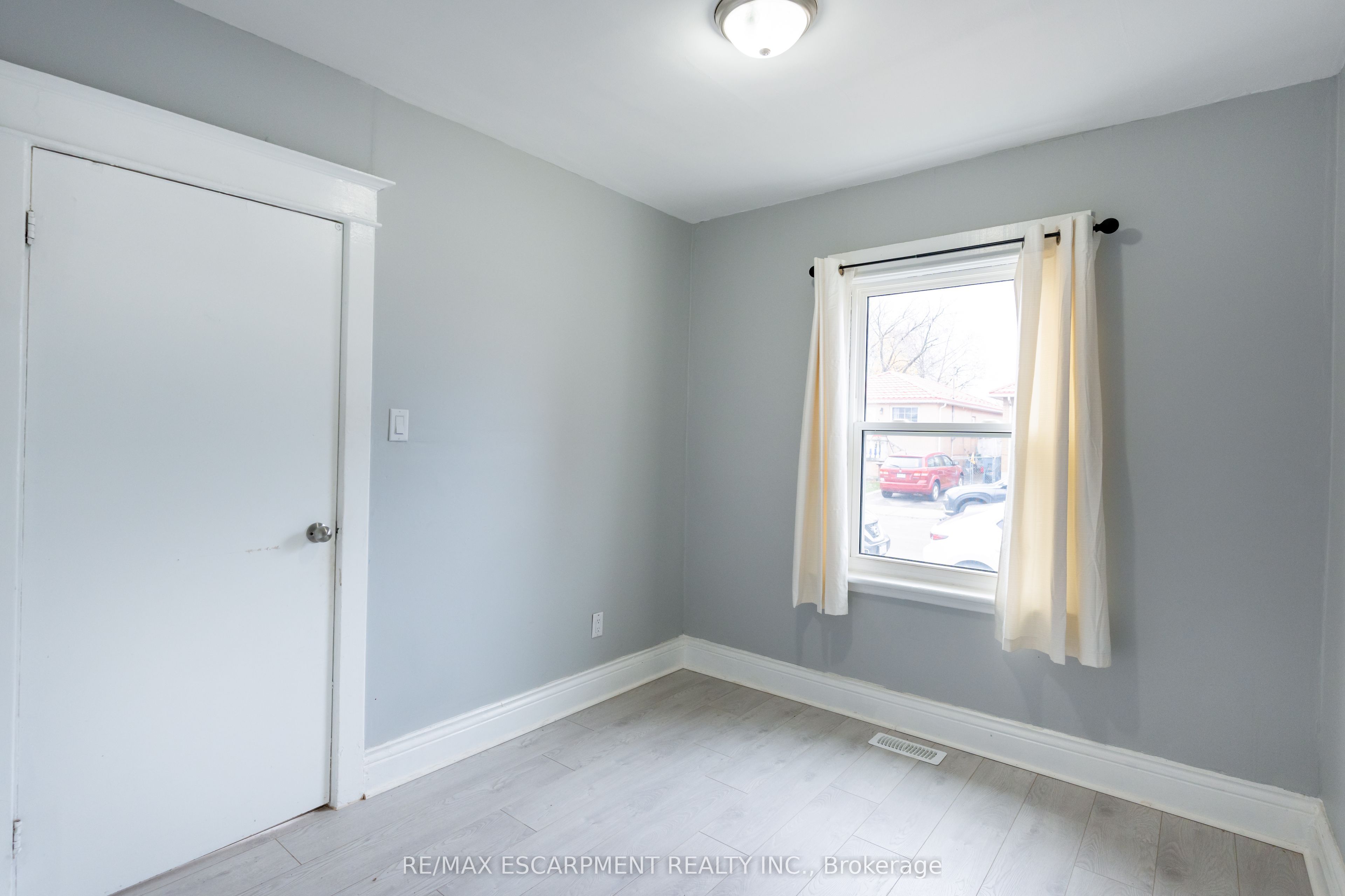 Photo 48 of 289 Roxborough Avenue N, Hamilton, Crown Point — HOMEH