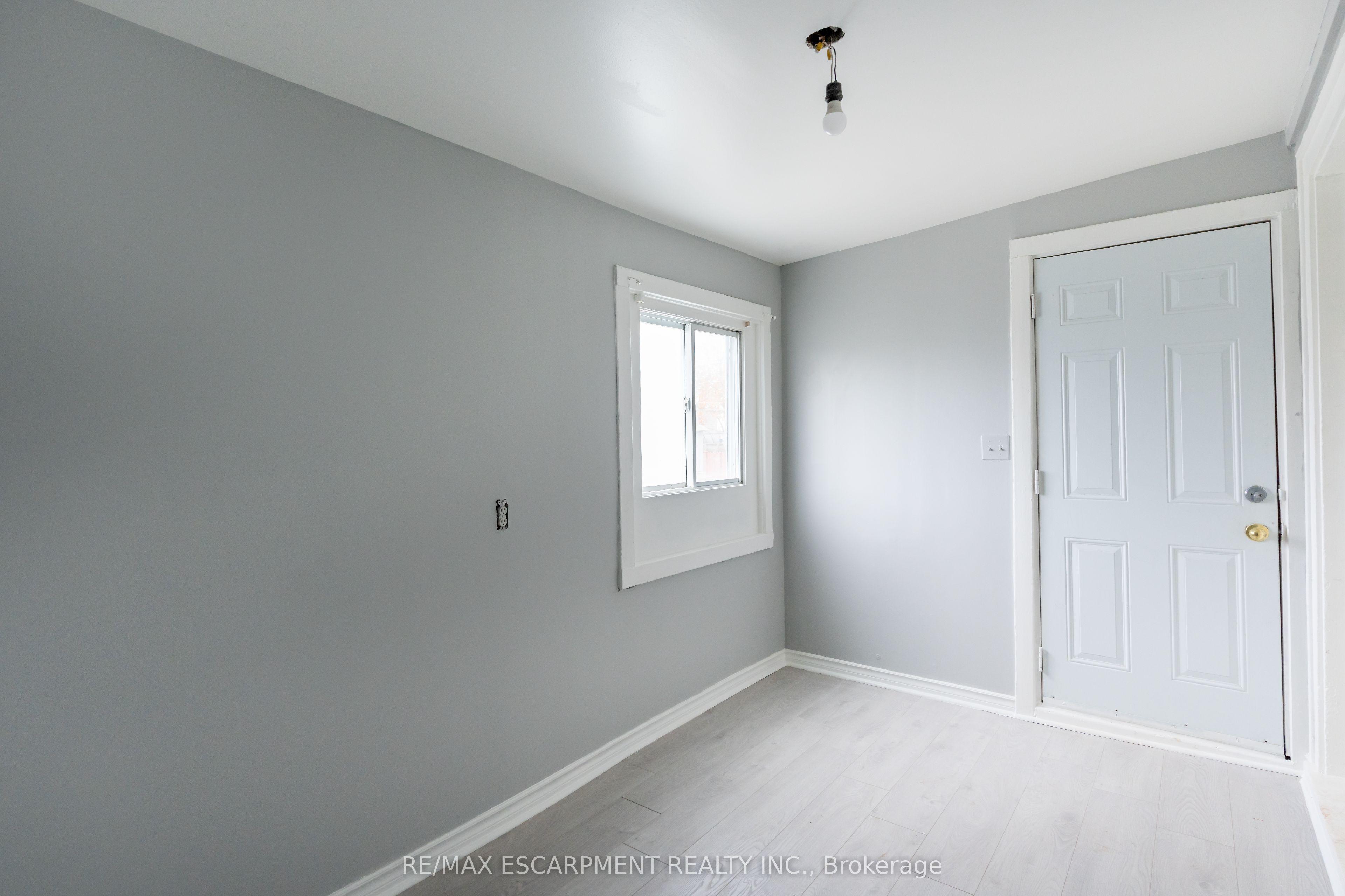 Photo 59 of 289 Roxborough Avenue N, Hamilton, Crown Point — HOMEH