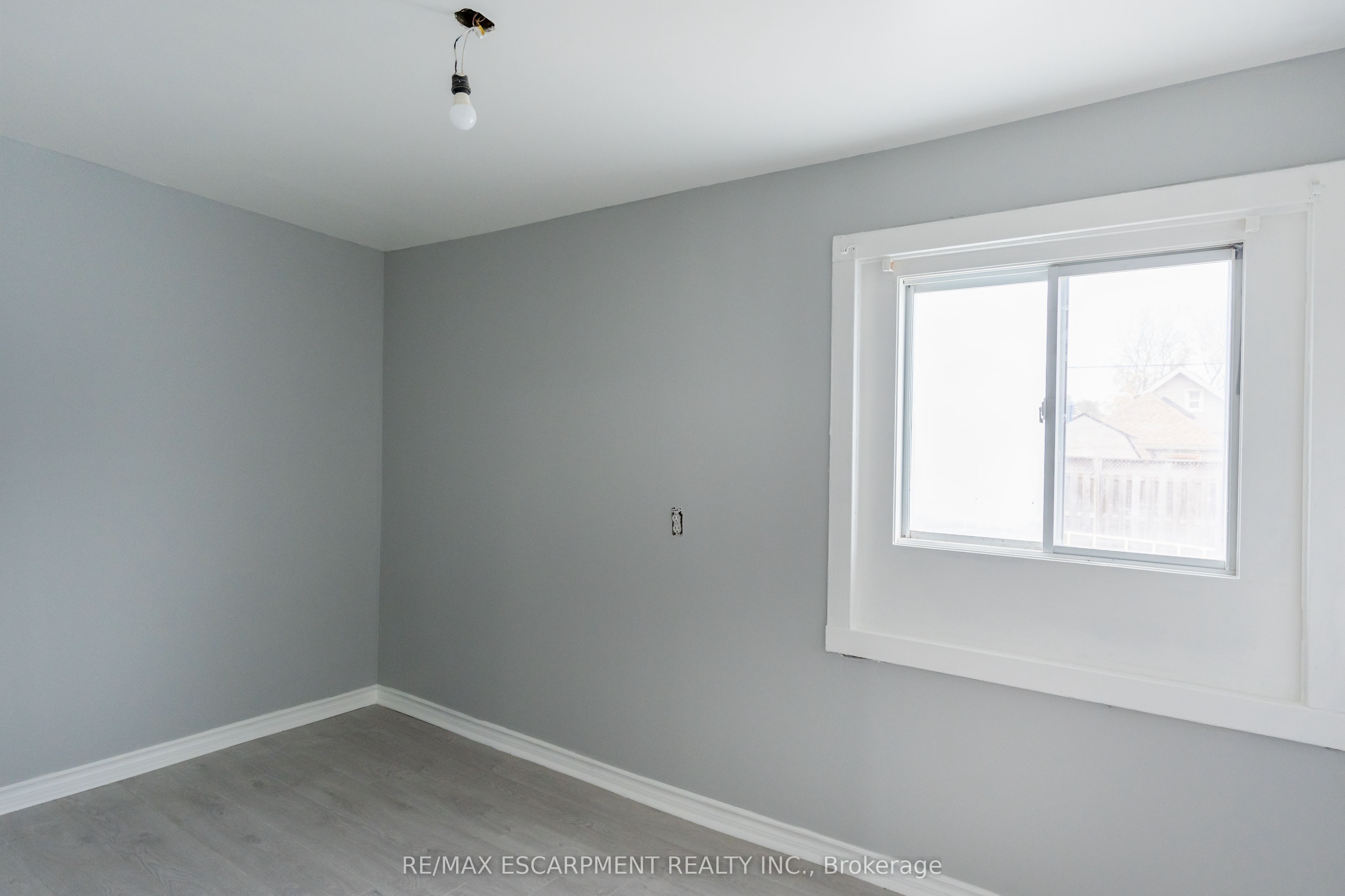 Photo 57 of 289 Roxborough Avenue N, Hamilton, Crown Point — HOMEH