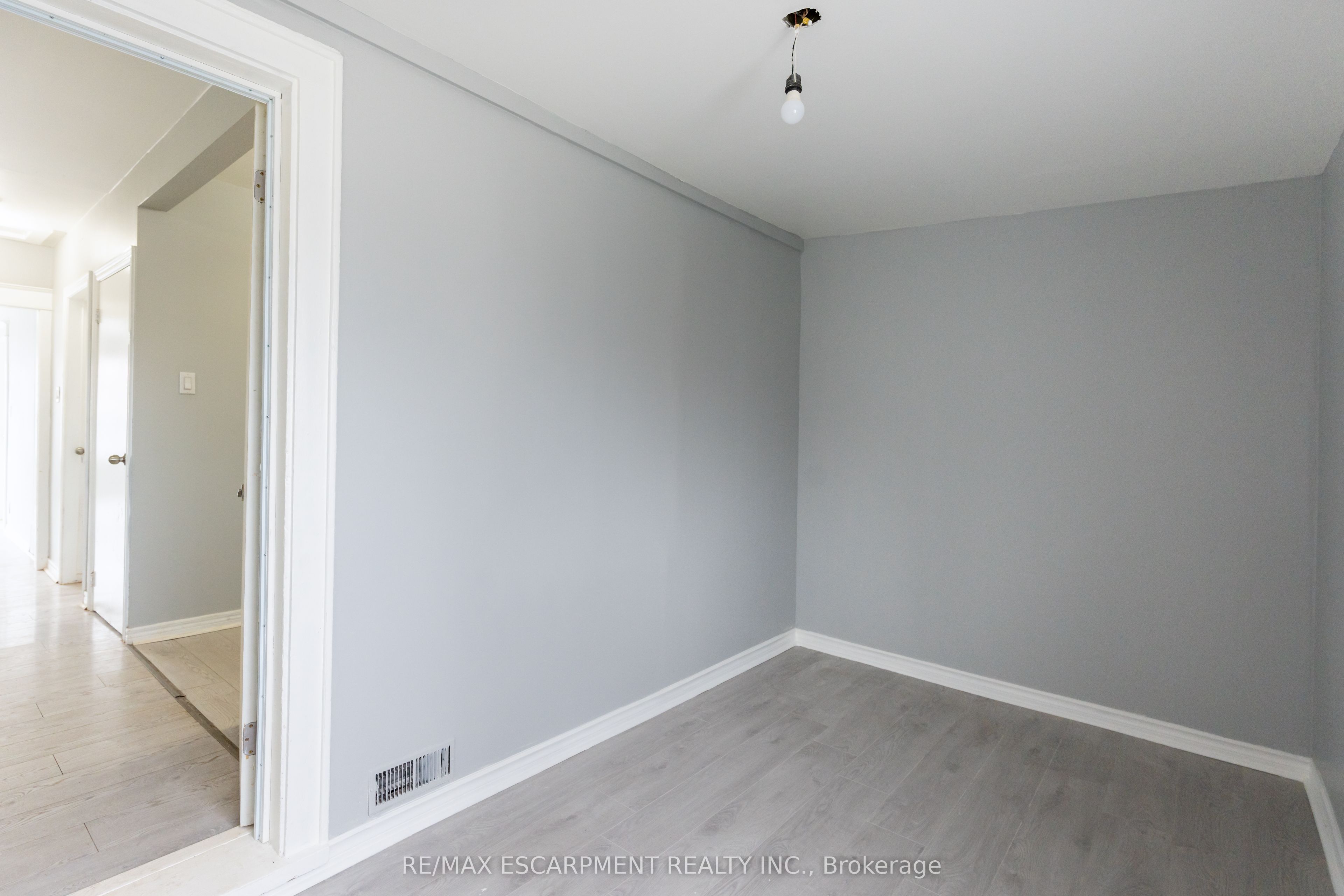 Photo 56 of 289 Roxborough Avenue N, Hamilton, Crown Point — HOMEH