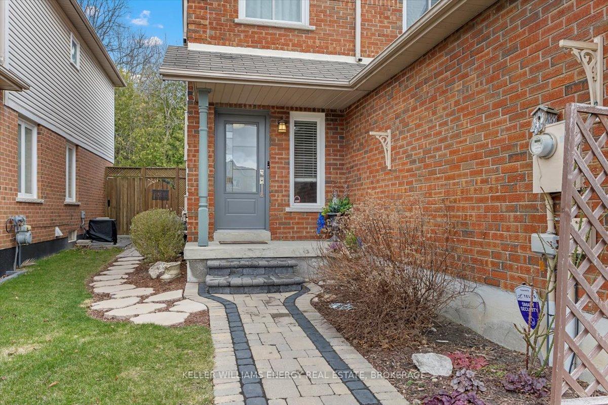 Photo 1 of 63 Fulton Crescent, Whitby, Williamsburg — HOMEH