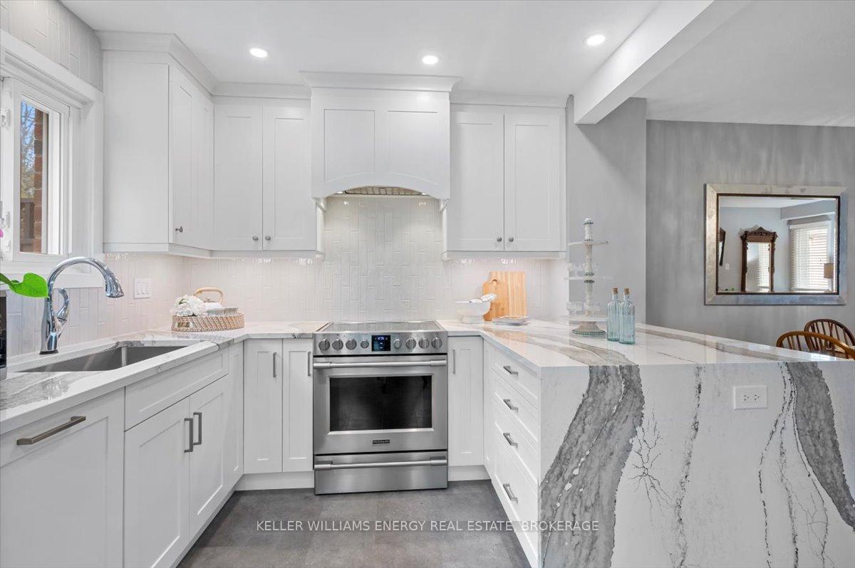 Photo 14 of 63 Fulton Crescent, Whitby, Williamsburg — HOMEH