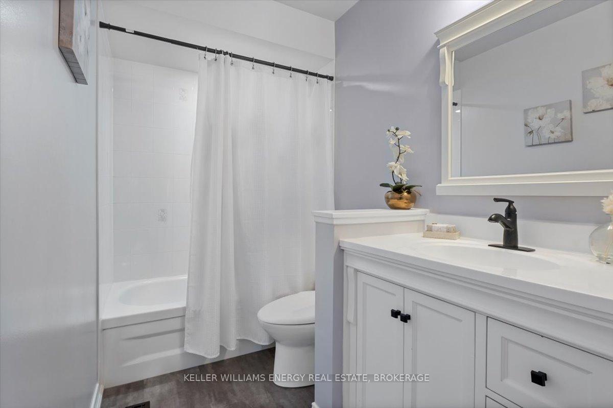 Photo 22 of 63 Fulton Crescent, Whitby, Williamsburg — HOMEH