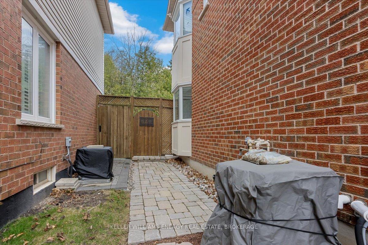 Photo 36 of 63 Fulton Crescent, Whitby, Williamsburg — HOMEH