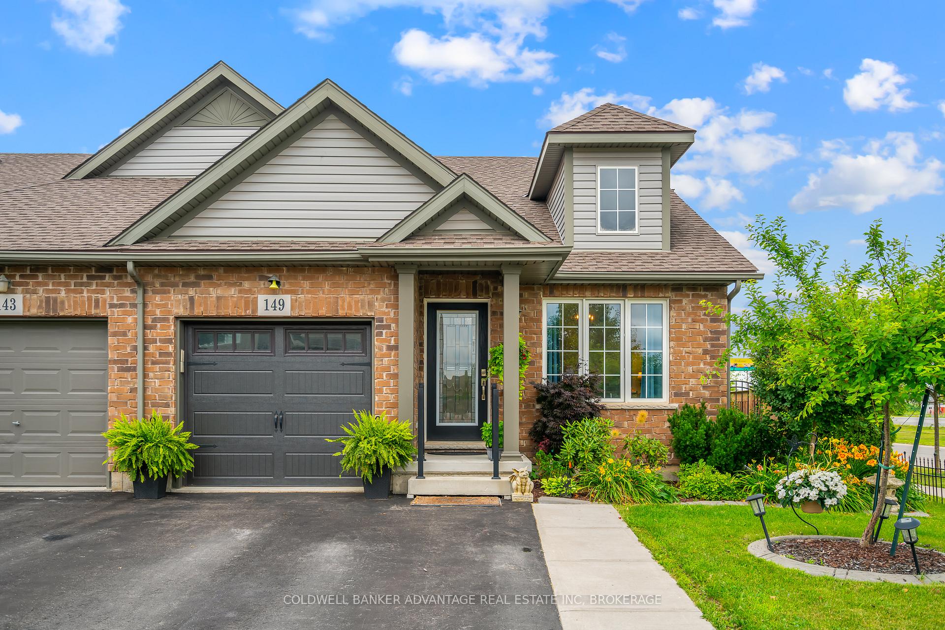 Front of 149 Roselawn Crescent