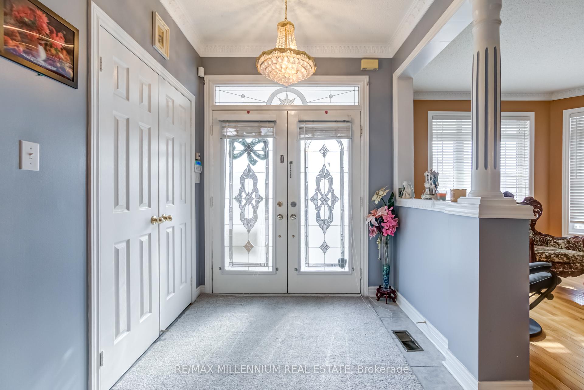 Photo 5 of 76 Vellore Avenue, Vaughan, Vellore Village — HOMEH