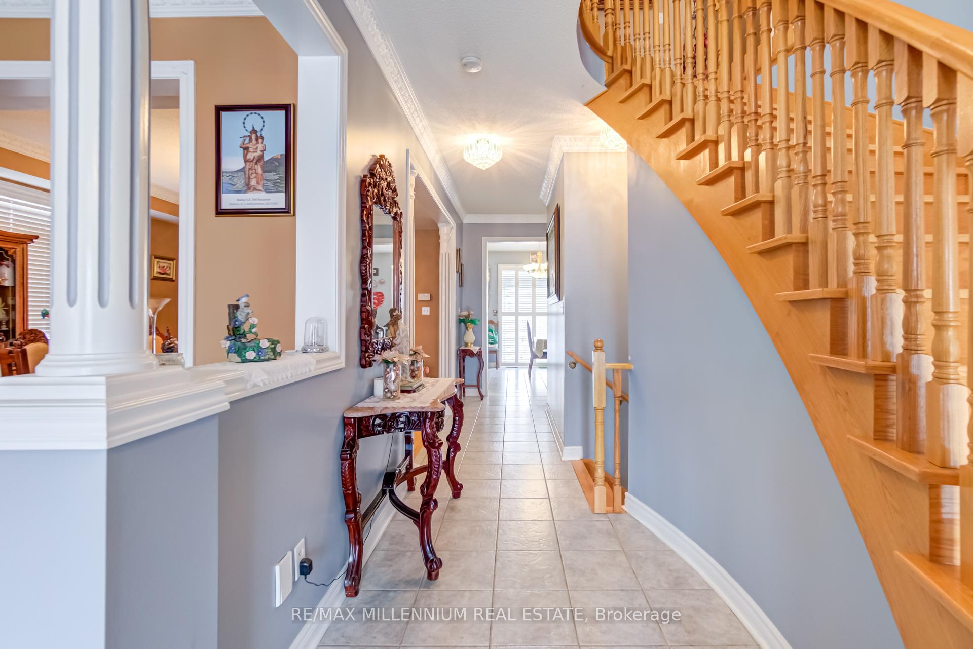 Photo 11 of 76 Vellore Avenue, Vaughan, Vellore Village — HOMEH