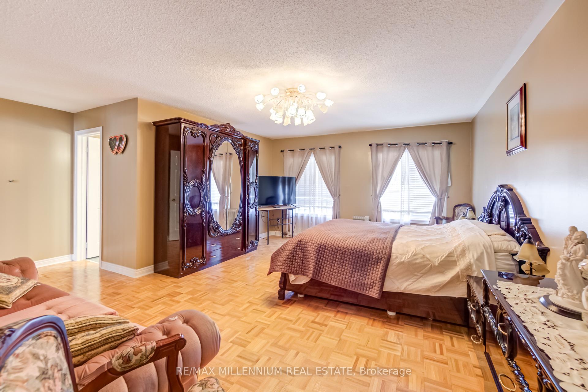 Photo 25 of 76 Vellore Avenue, Vaughan, Vellore Village — HOMEH